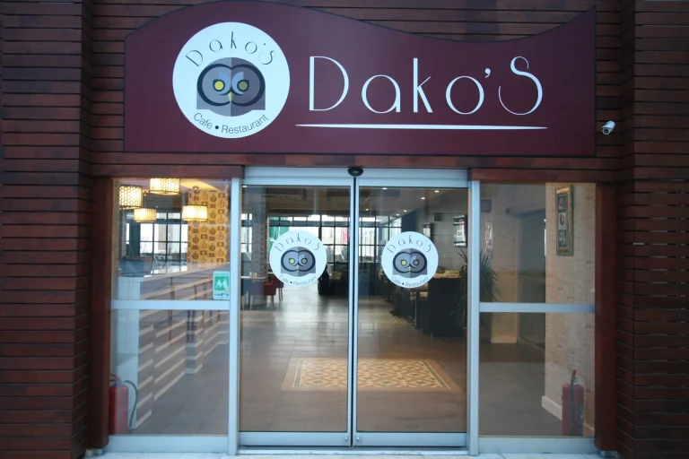 Dacos Cafe