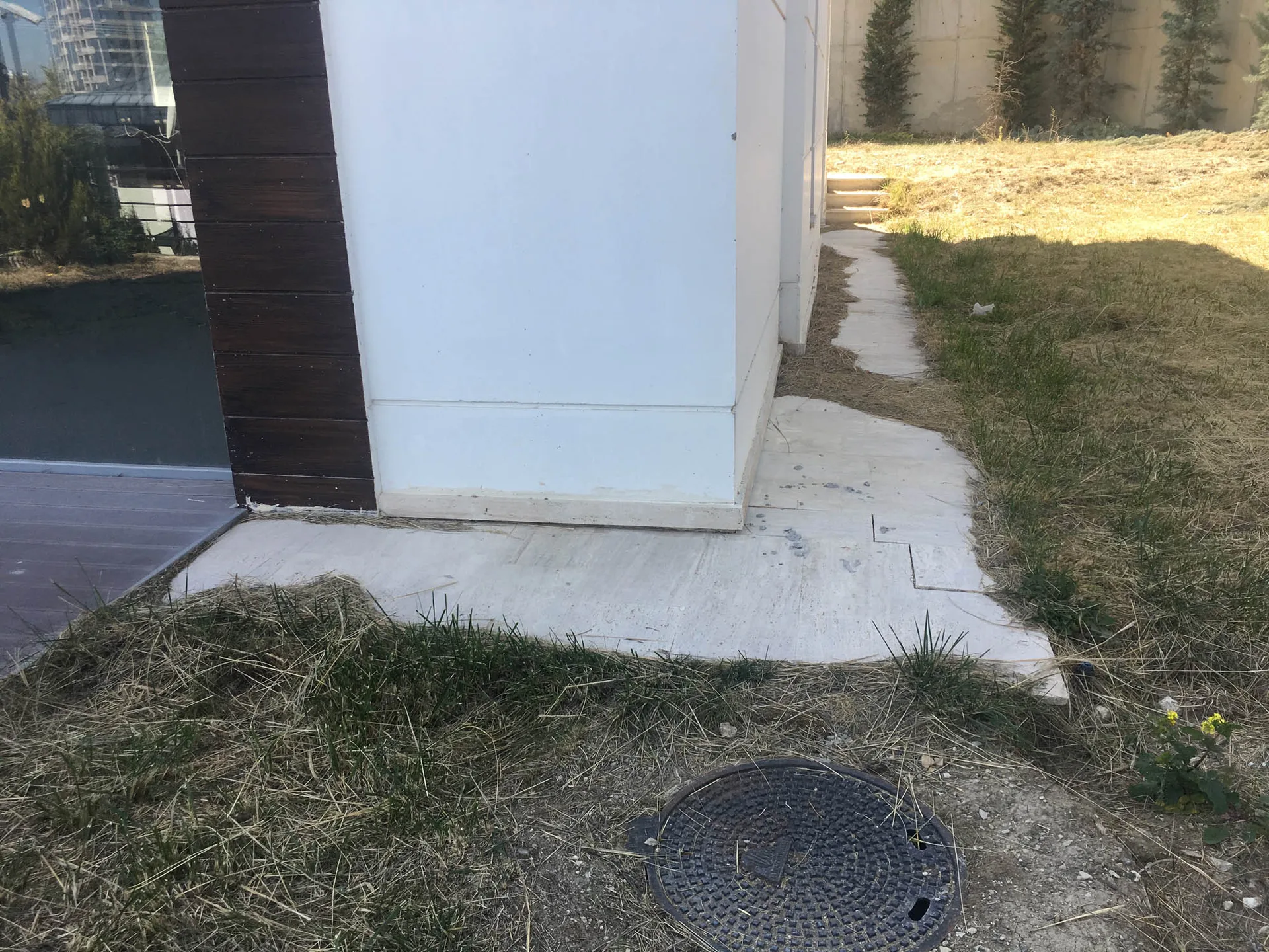 İçerisinde beton ve demir olan her şey...